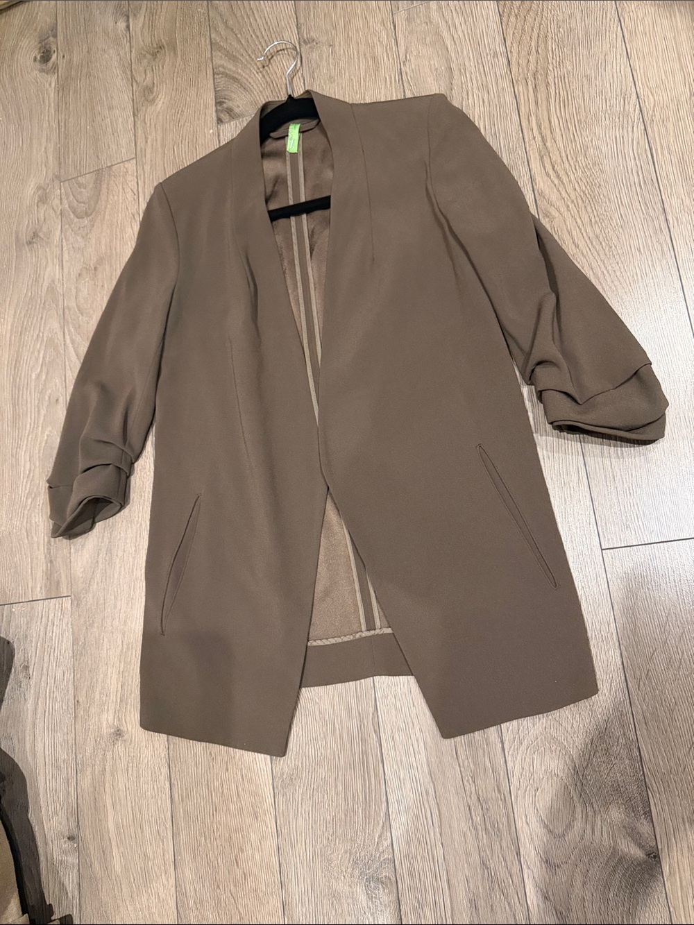 Aritzia BABATON Women's power Blazer Jacket 2 Ruched Sleeve